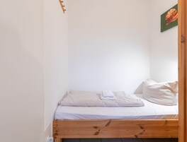 2 habitaciones, muebles diferentes y ropa de cama