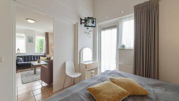 House | 4 bedrooms, individually furnished, bed sheets