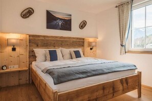 2 bedrooms, iron/ironing board, free WiFi