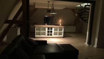 Smart TV, ping pong, stereo
