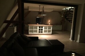 تلفزيون ذكي، تنس طاولة، ستيريو