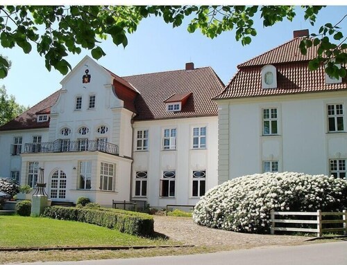 Schloss Badow Comfortable holiday residence