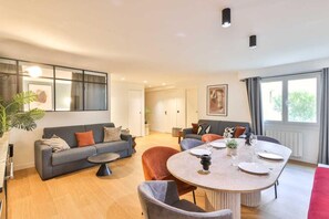 Interior - Comfort & Design for 10p - 5min from the Marais (Paris)
