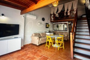 Smart TV - Beautiful Villa in Playa Blanca (Lanzarote)
