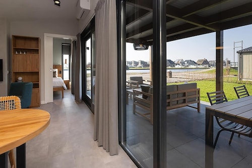 Lakeside Bliss in Friesland