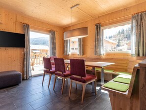Chalet | Dining - Appealing Chalet With hot tub (Sankt Georgen am Kreischberg)