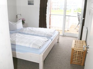 3 bedrooms, individually furnished, bed sheets - Exklusives Appartement in Rechlin (Rechlin)