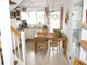 Apartment | Private kitchen | Electric kettle, toaster, high chair - Exklusives Appartement in Rechlin (Rechlin)