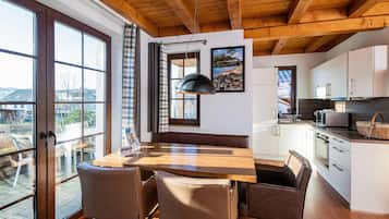 Chalet | Tempat makan
