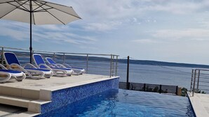 Pool | Udendørs pool, opvarmet pool