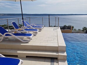 Pool - Luna Maris App1 With Swimming Pool and sea View (Starigrad)