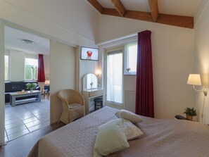 4 bedrooms, individually furnished, bed sheets - Spacious Holiday Home With Sauna Near Beach (Wemeldinge)