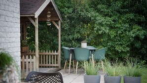 Unclassified image, 2 of 40, button - Holiday Home in Quiet Park With Garden (Wemeldinge)