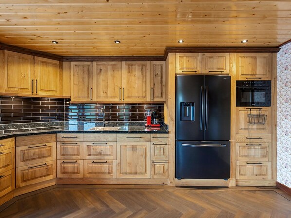 Private kitchen - Detached Home in Friesland by Canal (Jistrum)