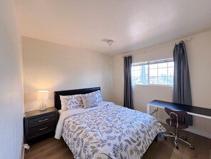 4 slaapkamers, een strijkplank/strijkijzer, wifi, beddengoed