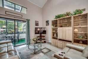 Unclassified image, 5 of 33, button