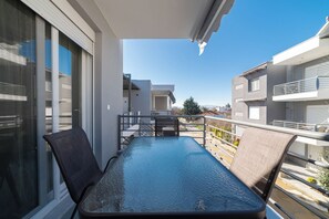 Outdoor dining - Amarylis Residential Complex-One Bedroom Apartment (Kavala)