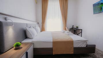 Standard-Doppelzimmer | Schreibtisch, schallisolierte Zimmer, kostenloses WLAN