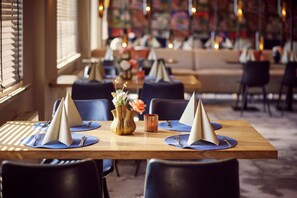 Apartment | Dining