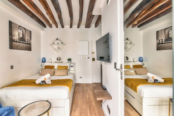 1 chambre, fer et planche à repasser, Wi-Fi, draps fournis