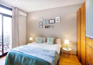 Apartment | 2 bedrooms, iron/ironing board, bed sheets