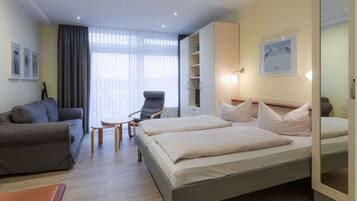 Căn hộ | 1 phòng ngủ, trang bị nội thất với thiết kế riêng biệt, bộ trải giường