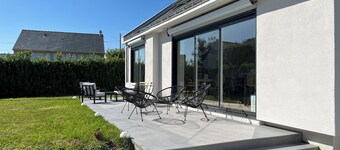 Family home for 8 people, renovated in 2024 with heated pool.