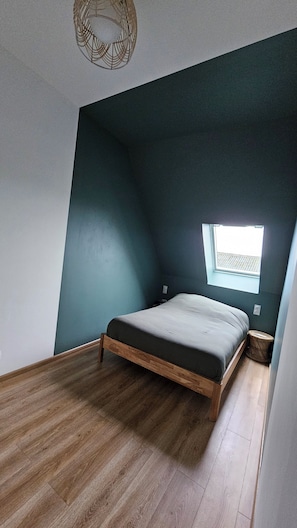 3 chambres, fer et planche à repasser, accès au Wi-Fi (inclus)
