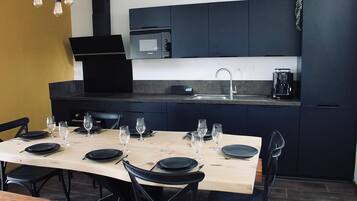 Fridge, microwave, oven, stovetop