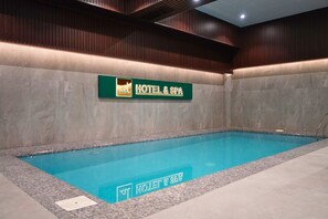 室内游泳池