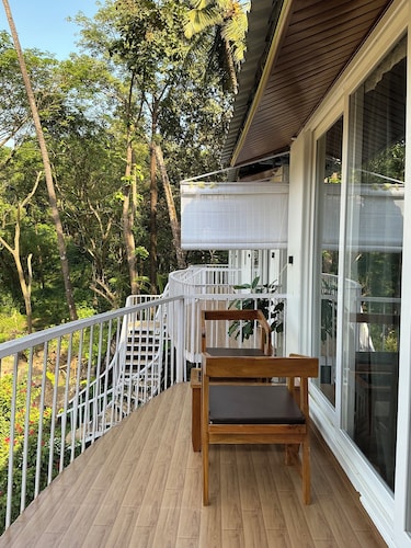 Ourem Palace Luxury Beach Huts