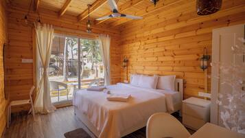 Deluxe Room | 1 bedroom, free WiFi