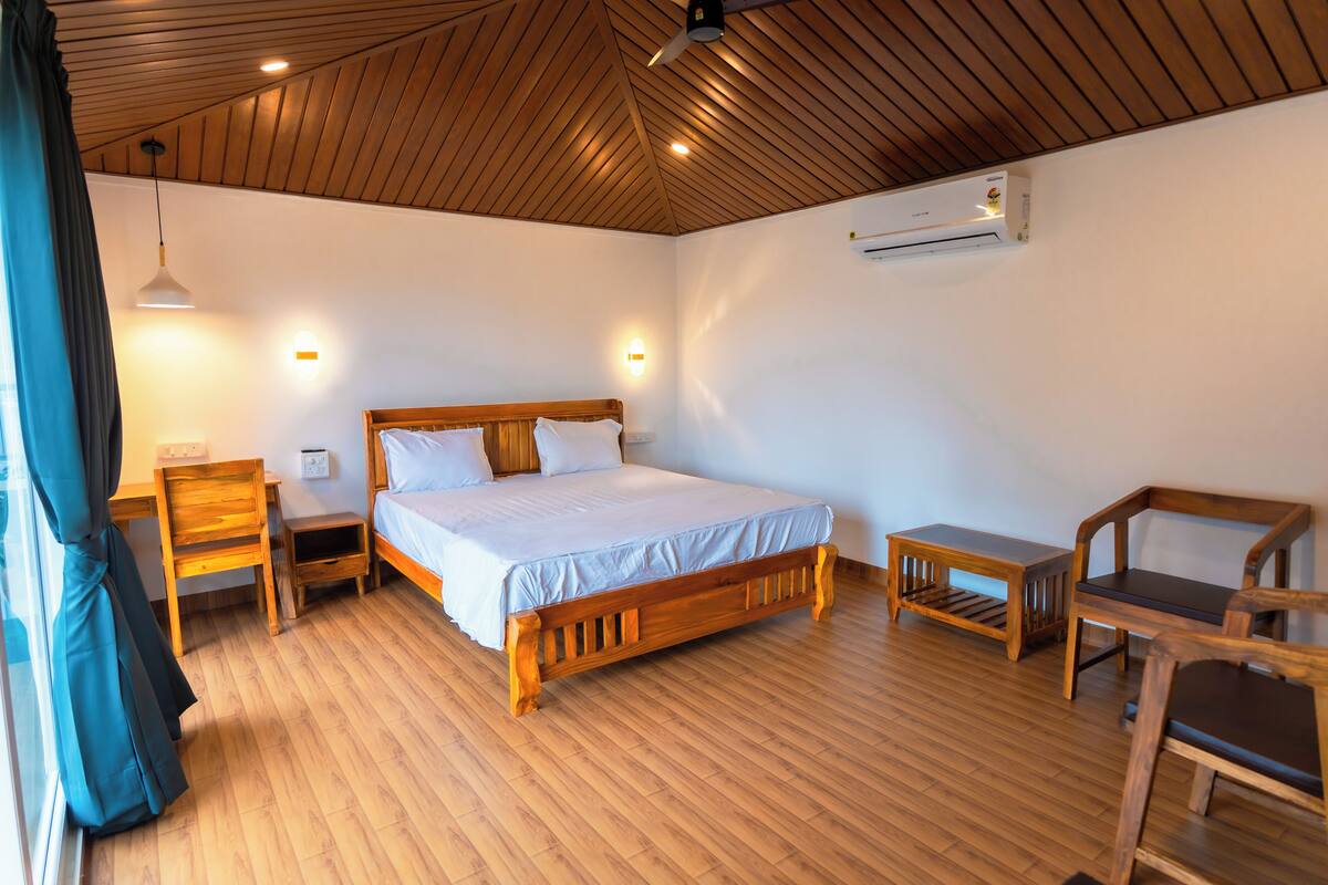 Premier Room | 1 bedroom, WiFi (free)