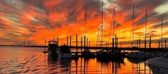 3BR/2BA, Sleeps 6 and Pet Friendly.  Short walk to the Beach and Pier Village!