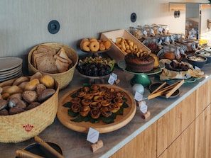 Daily continental breakfast for a fee - Quinta São José do Barrilario (Armamar)