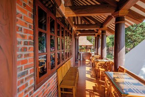 Shared Dormitory | Balcony - Bai Tu Long Mountain Resort (Van Don)