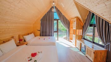Family Bungalow, Balcony, Lake View | Free WiFi, bed sheets