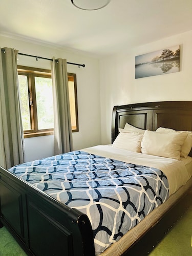 Elegant 3-Bedroom stay/Where Comfort Meets Luxury/Prime location/Family friendly