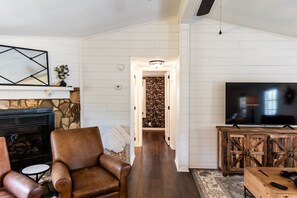 Unclassified image, 3 of 11, button