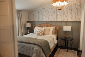 3 slaapkamers, een strijkplank/strijkijzer, gratis wifi, beddengoed