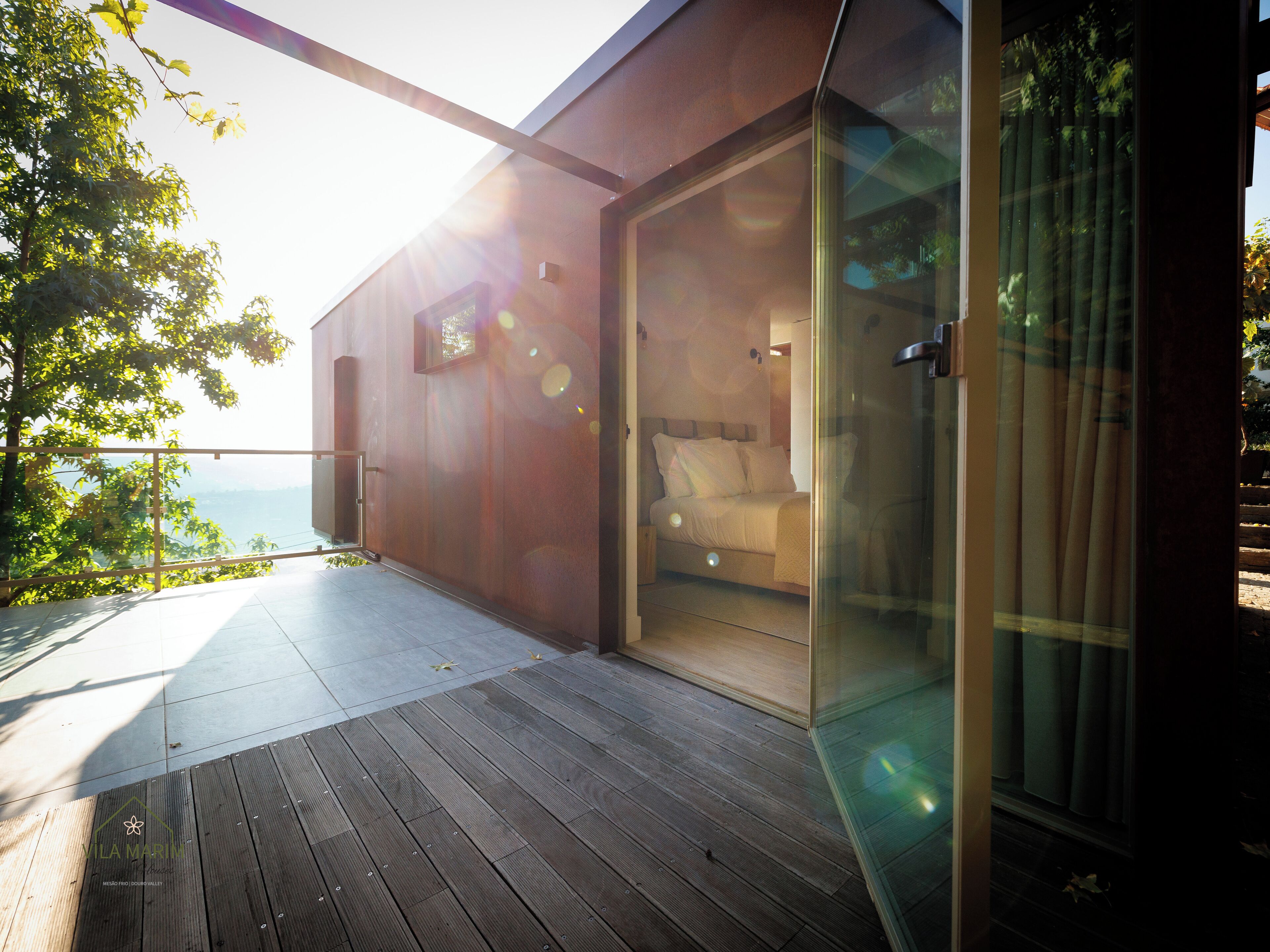 Suite, Balkon, Blick auf den Weinberg