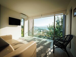 Suite, balkon, uitzicht op wijngaard | Uitzicht vanuit de kamer