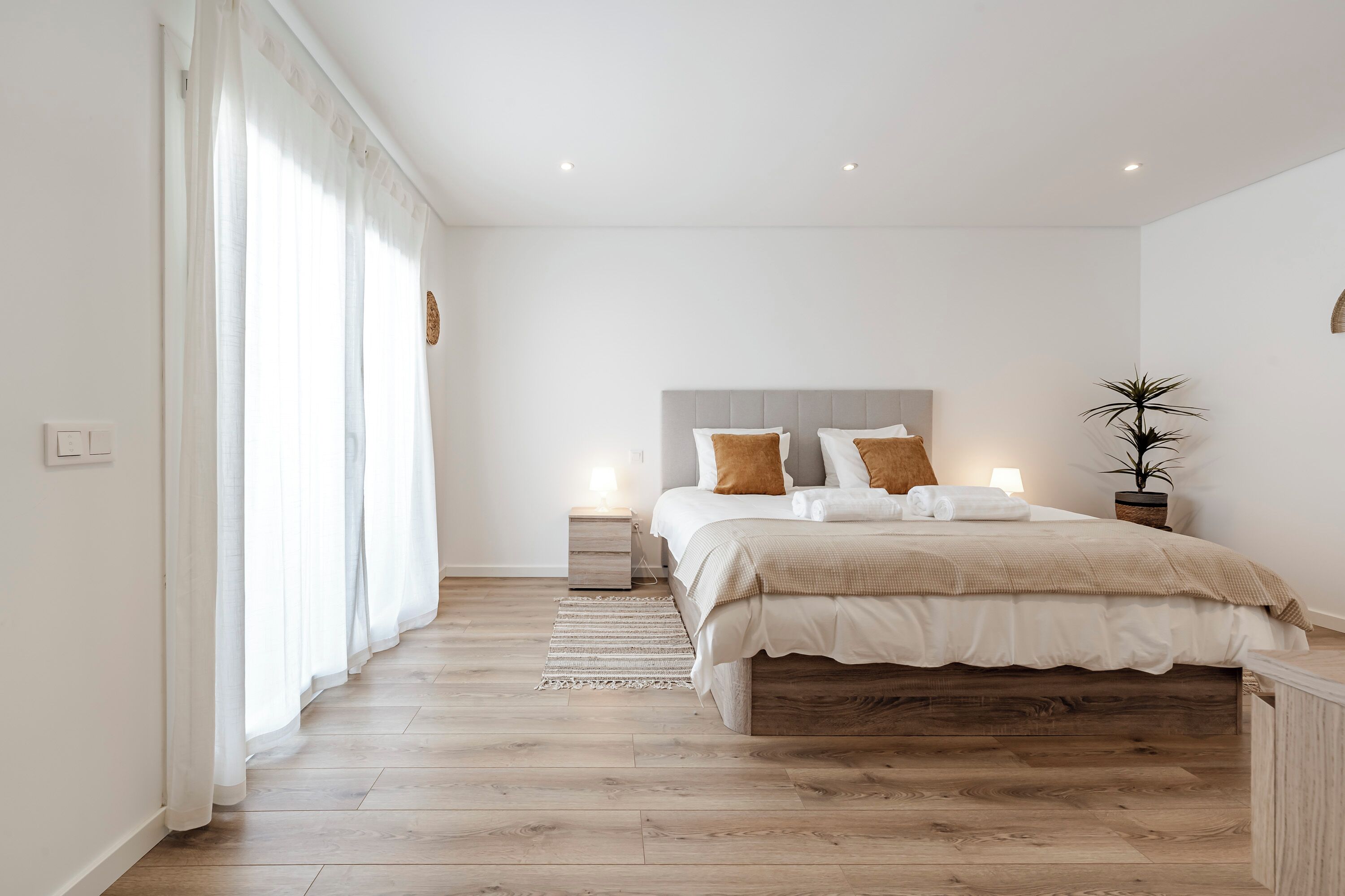 4 Schlafzimmer, Schreibtisch, Bügeleisen/Bügelbrett, Reisekinderbett