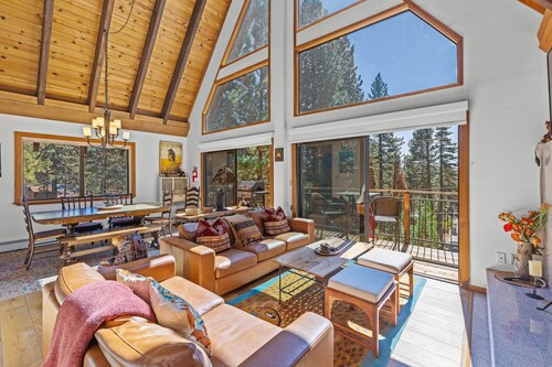 Rustic Ridge Retreat, 5 min to Kings beach