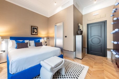 Deluxe Room, 1 Double Bed, Balcony, City View | 1 bedroom, blackout drapes, soundproofing, iron/ironing board