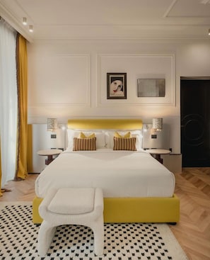 Junior Double or Twin Room | Blackout drapes, soundproofing, iron/ironing board, free WiFi - The Couper Umiltà (Rome)