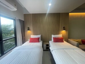 Premium bedding, Select Comfort beds, individually decorated - Bangkok Mystay Hotel Rangsit (Thanyaburi)