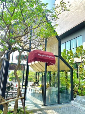Front of property - Bangkok Mystay Hotel Rangsit (Thanyaburi)