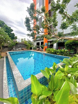 Outdoor pool - Bangkok Mystay Hotel Rangsit (Thanyaburi)
