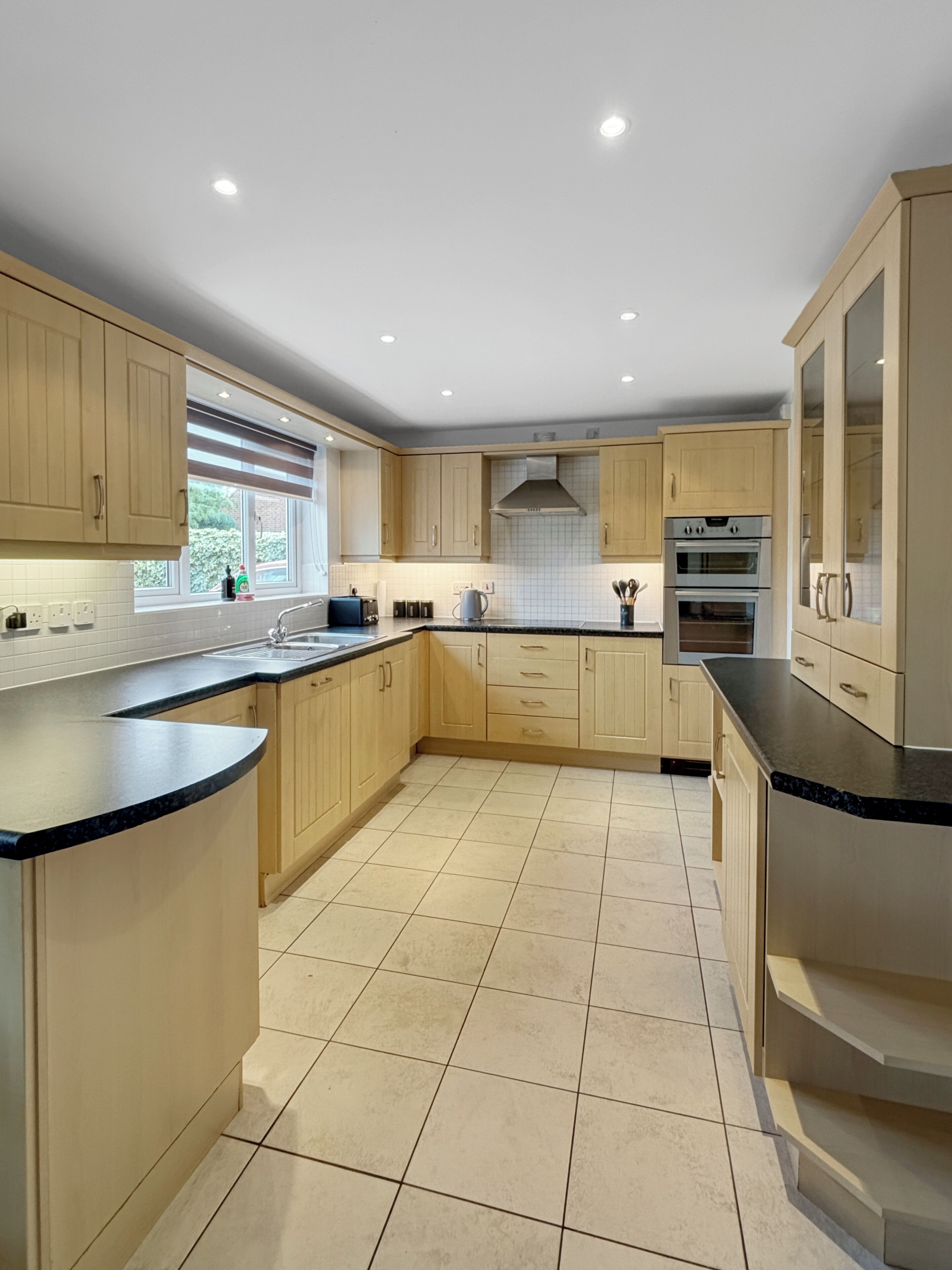 冰箱、微波炉、烤箱、炉灶